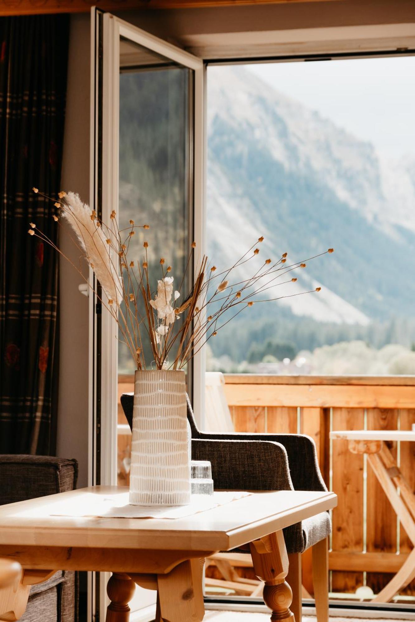 Hotel Hohenfels Tannheim Exterior photo